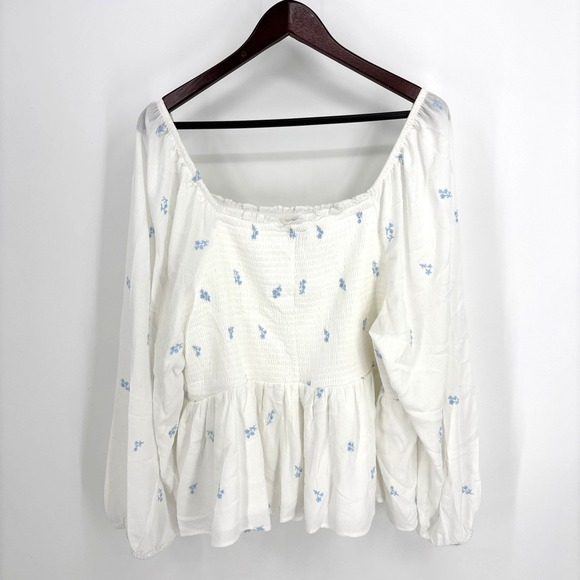 Torrid Women's Embroidered Smocked Crop Blouse Ditsy Floral White Blue 4X NICE! - Picture 8 of 9